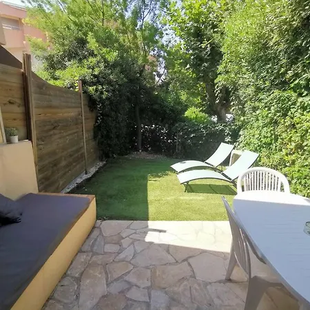 Rez De Jardin A Apartment *