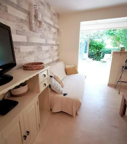 Apartament Rez De Jardin A Sainte-Maxime